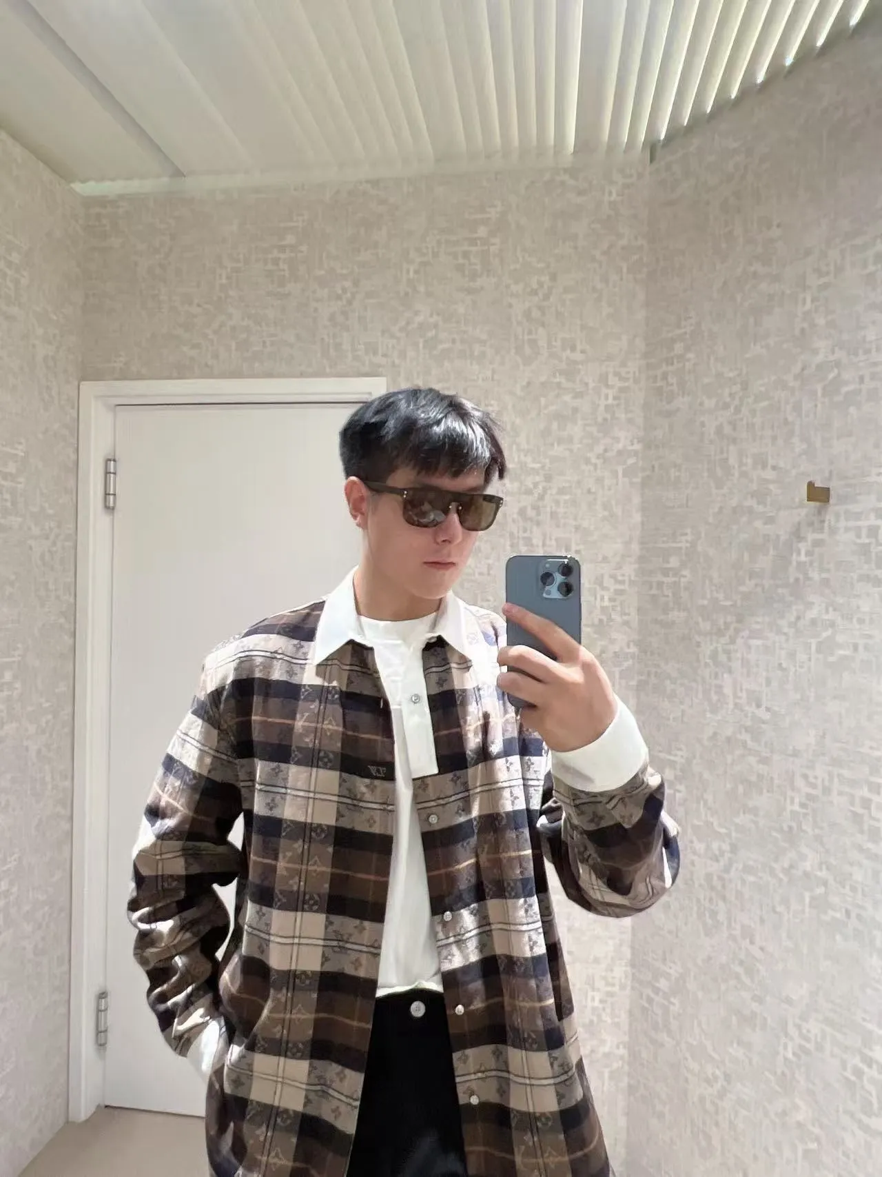 Louis Vuitton/Louis Vuitton plaid old flower jacquard white collar shirt